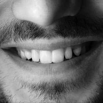 This Cutting-Edge Sonic Toothbrush Uses LED Light To Whiten Your Smile