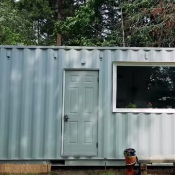 A Guy Says Living in His Tiny House Is a ‘Wonderful Change’ to His Life