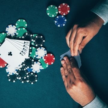 Rule Poker Night With These Pro Tips
