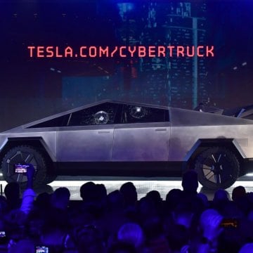 Tesla Takes on the Pickup World With New Cybertruck